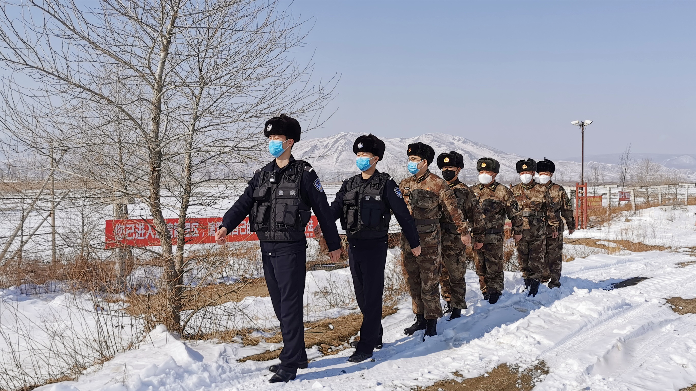 珲春市三家子满族乡党政军警民合力战"疫"