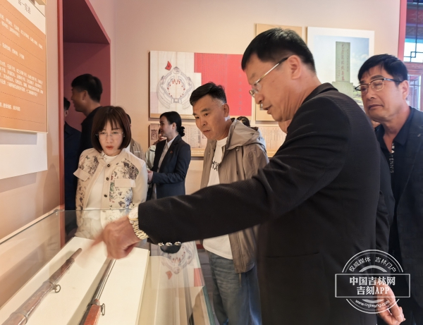 吴大澂收复国土纪念馆参观2.jpg